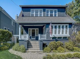 424 Ridgewood Ave, Glen Ellyn, IL 60137