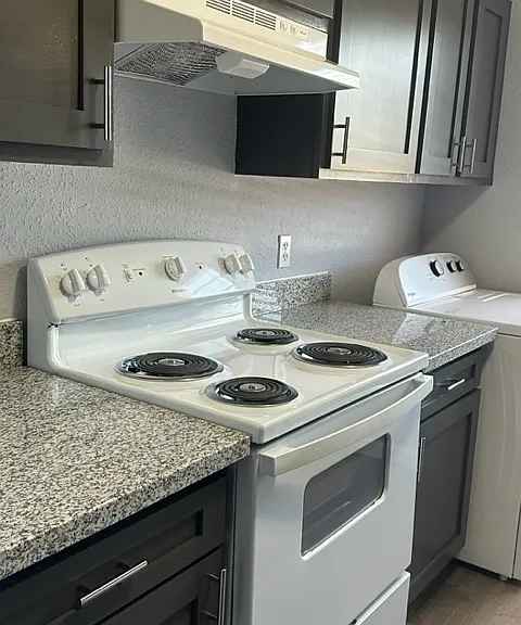 4215 Crow Rd — Photo 13