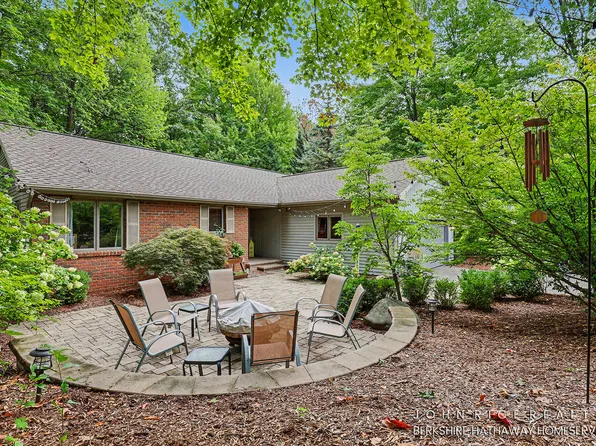 956 Spaulding Ave SE, Ada, MI 49301