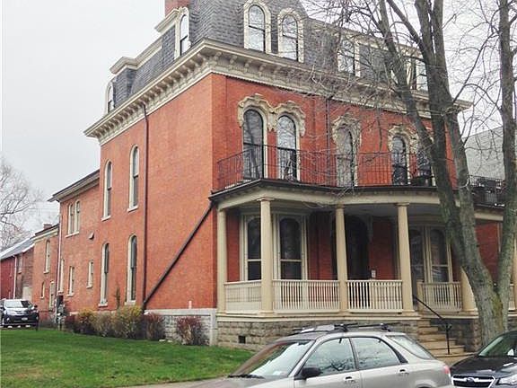 3rd image of 441 Franklin St #1