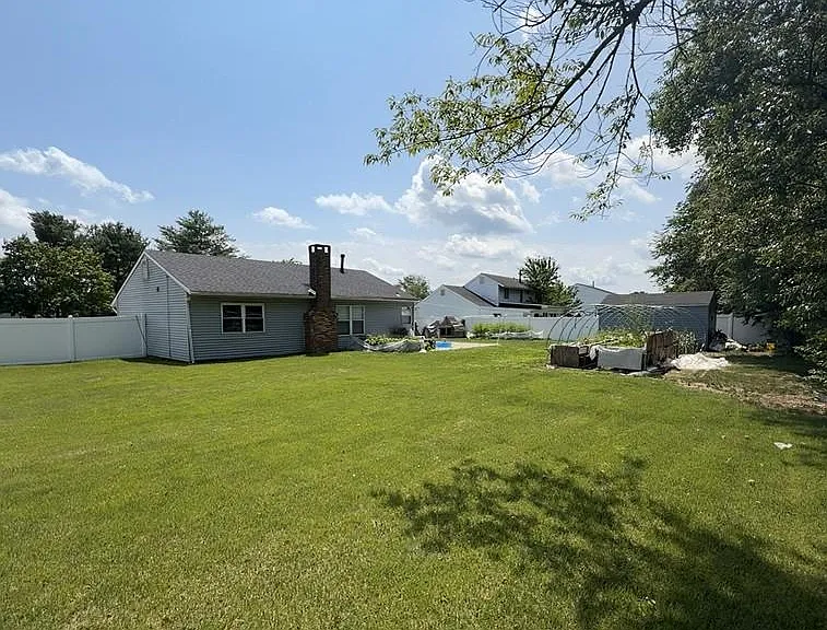 4 Patricia Ln — Photo 23
