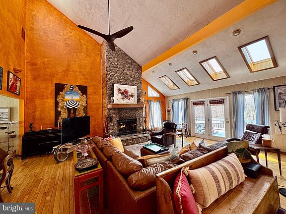 5th image of 16105 Sprucewood Dr