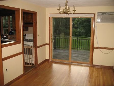 Dining Room - sliders (upgraded to Andersen in 2006) lead to deck