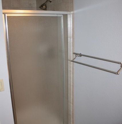 4th image of 422 E 14th Ave