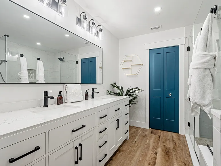 601 E Valley Dr — Photo 6