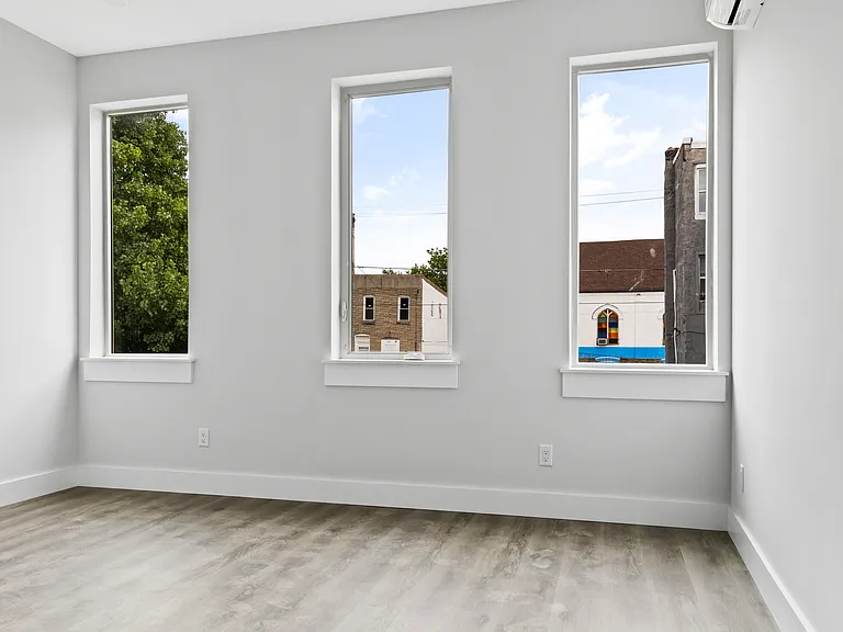 1515-19 W Dauphin St #8 — Photo 5