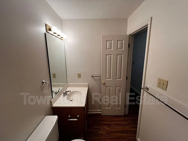 1005-2 Ancestry Dr — Photo 13