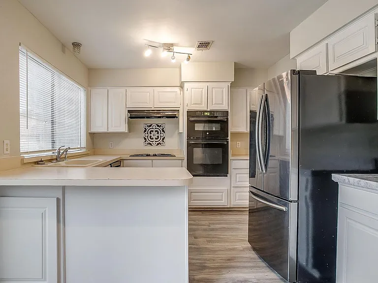 5947 Chimney Wood Cir — Photo 14