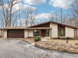 S54W23710 Maple Hill Ct, Waukesha, WI 53189