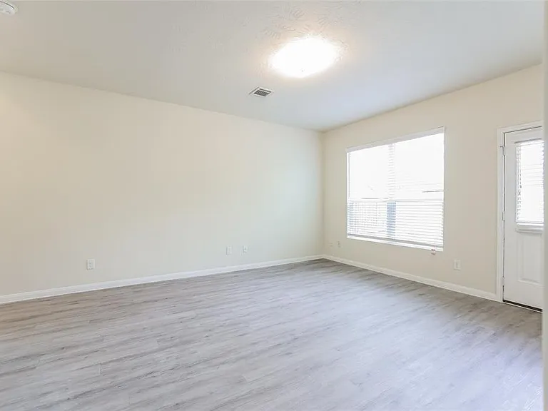 5814 Northern Oak St — Photo 6