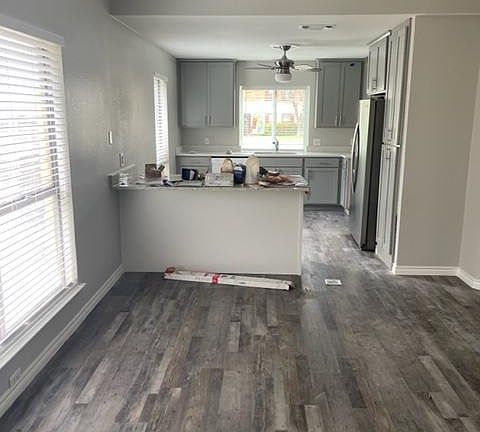 3rd image of 101 Wilshire Dr #101