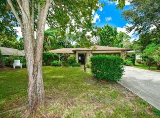 1616 Georgetowne Blvd, Sarasota, FL 34232