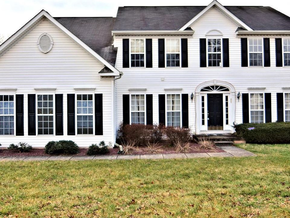 1st image of 902 Bramblewood Dr