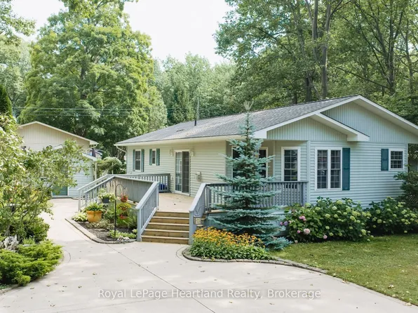 10 Huron Ln, Ashfield Colborne Wawanosh, ON N7A 3Y2