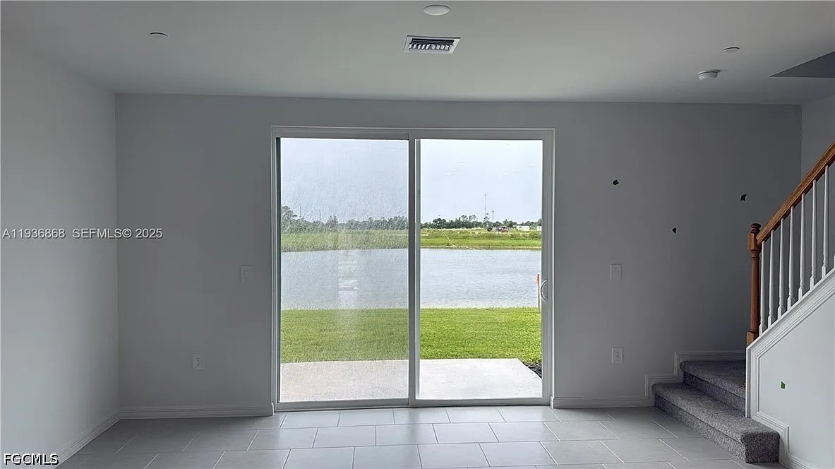 3 bed, 2.5 bath, 1700 sqft, $1,850 — Photo 3
