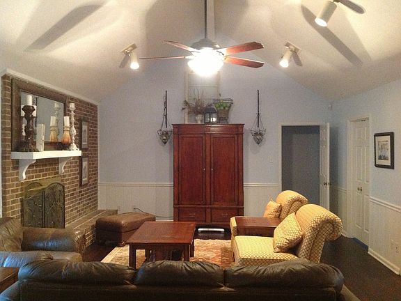 5th image of 544 Kathleen Dr