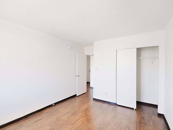 3rd image of 611 Edgewood St NE #401-4