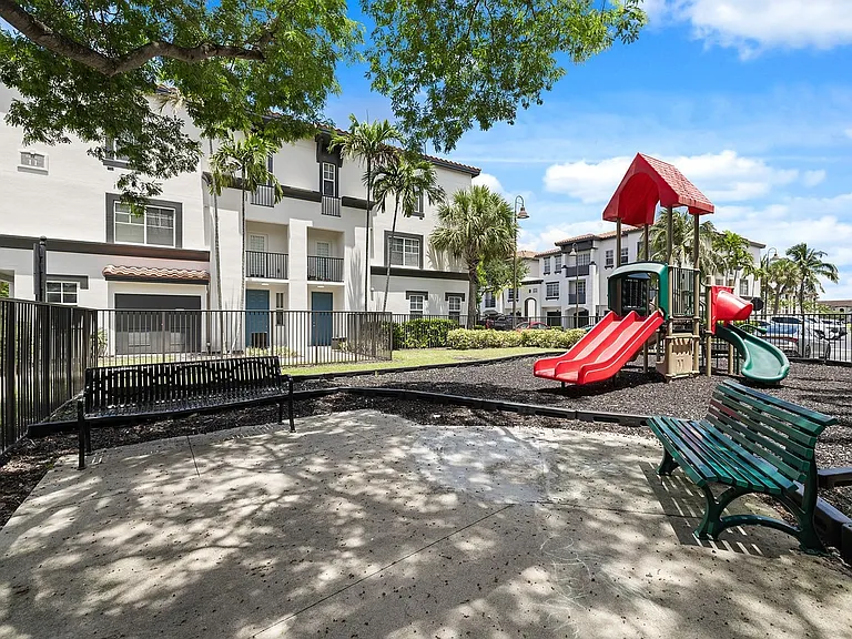 Bell Miramar Place — Photo 48