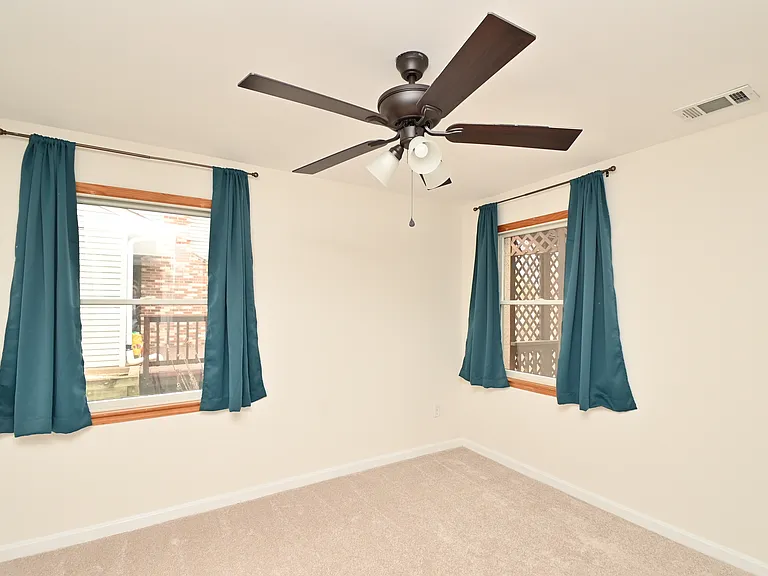7775 Newington Woods Dr — Photo 36