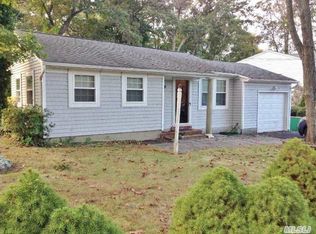 74 Magnolia Dr, Rocky Point, NY 11778