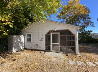 205 N Irving Ave, Colonial Beach, VA 22443