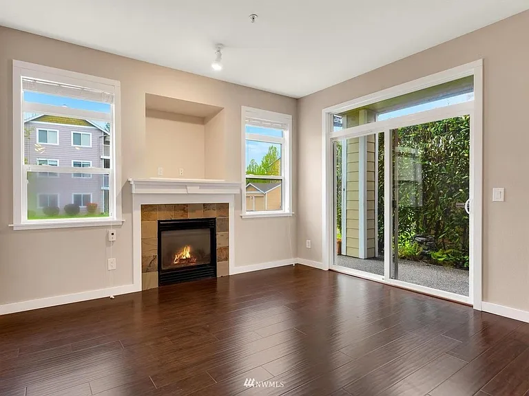 571 241st Ln SE — Photo 15