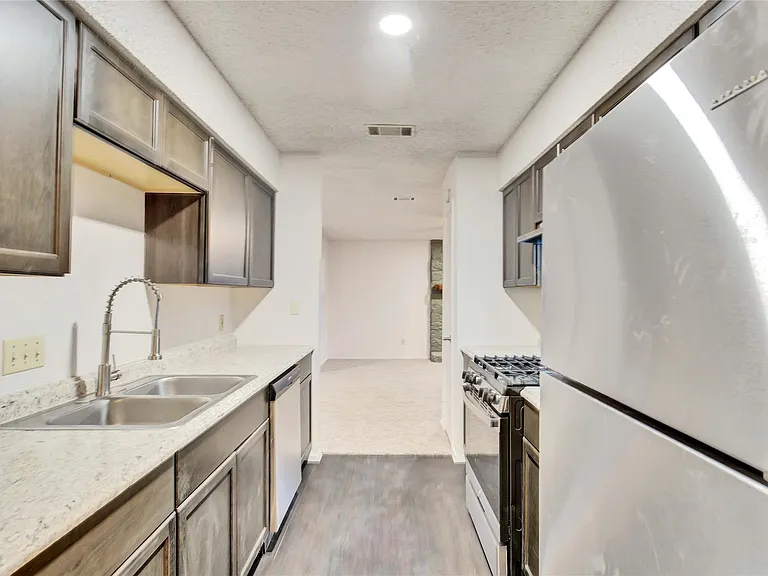 2807 Firecrest Dr — Photo 6