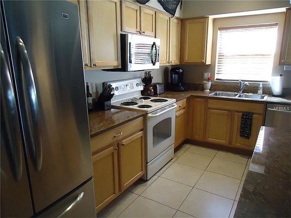3rd image of 3952 Hampton Hills Dr