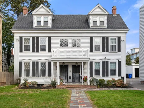 918-920 E 4th St, South Boston, MA 02127