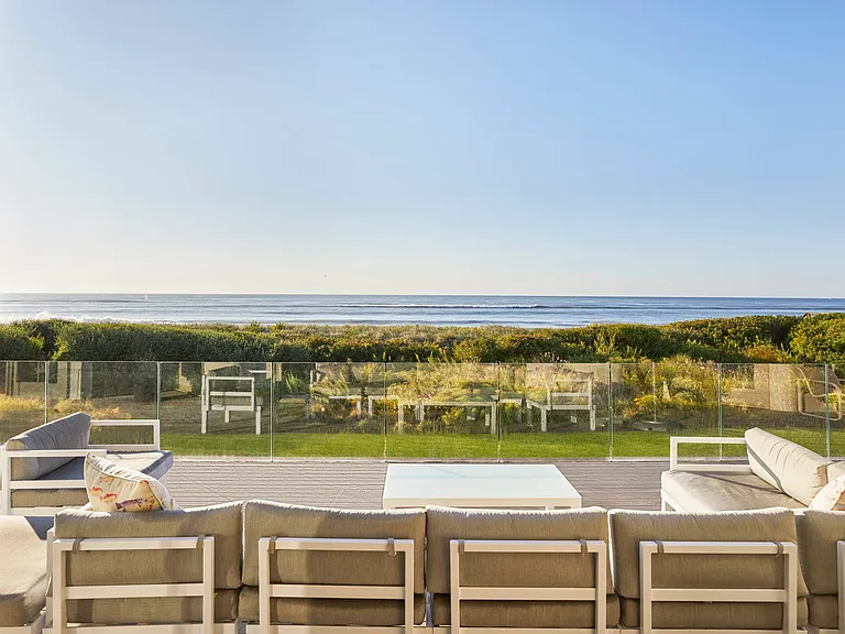 111 Beach Ln — Photo 4