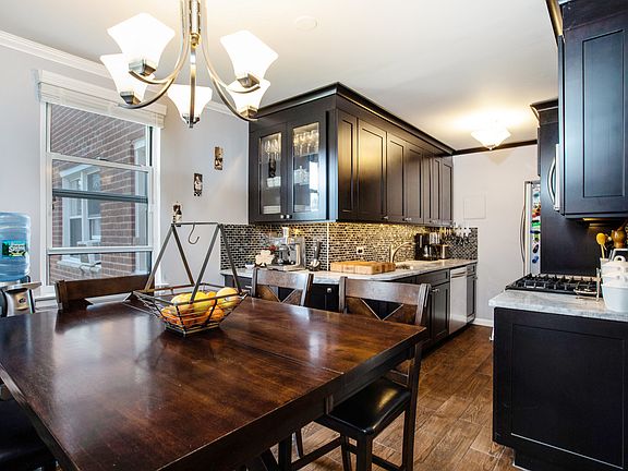 5th image of 5 Bryant Cres APT 1D