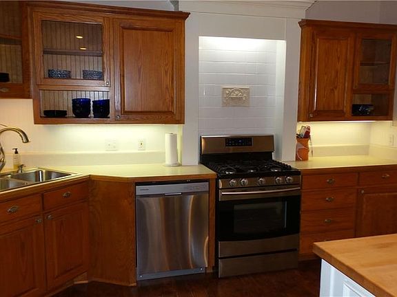 4th image of 415 Jouette St