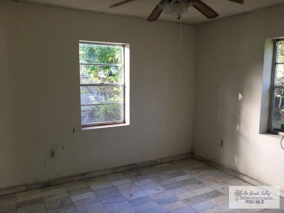2nd image of 2089 Johnson St