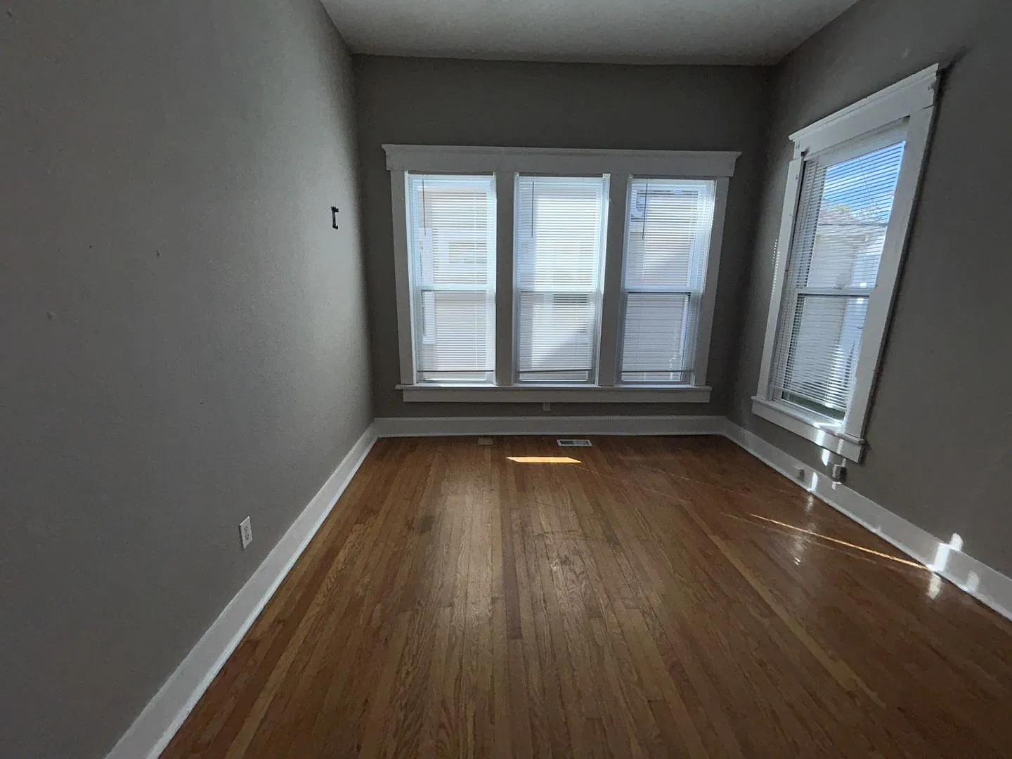 202 W. 7th — Photo 4