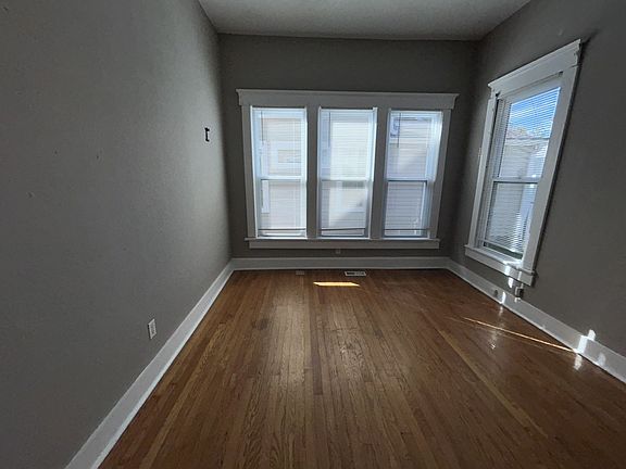 4th image of 202 W 7th St #B