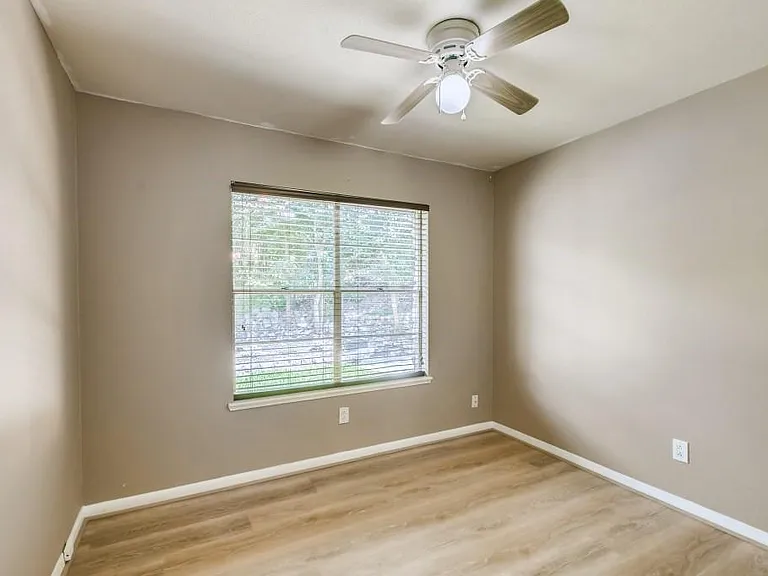 715 Vanguard St — Photo 23