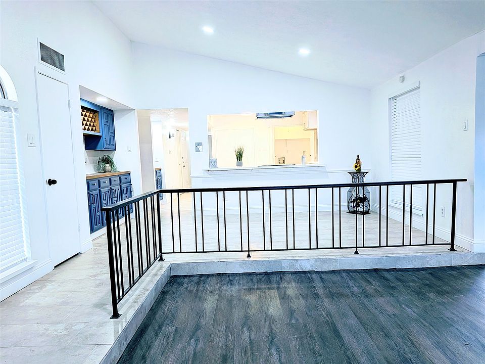 1st image of 9015 High Plain Ln
