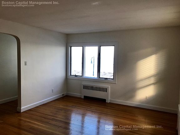 4th image of 184 Winthrop Shore Dr #2