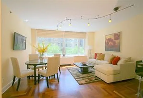 Sold by Maxwell Jacobs | media 7