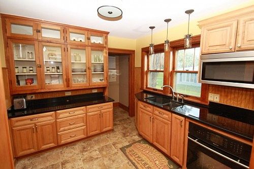 3rd image of W272N6430 Moraine Dr
