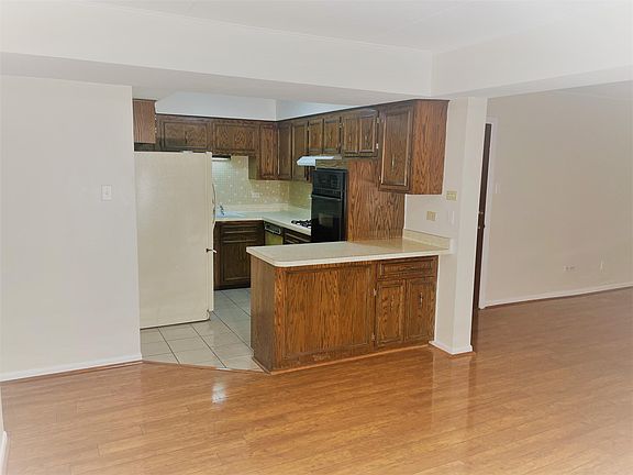 5th image of 10924 Kilpatrick Ave #2S
