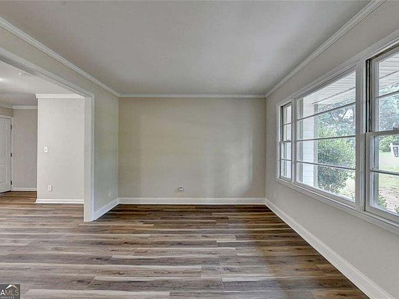 3rd image of 85 Georgia Rd