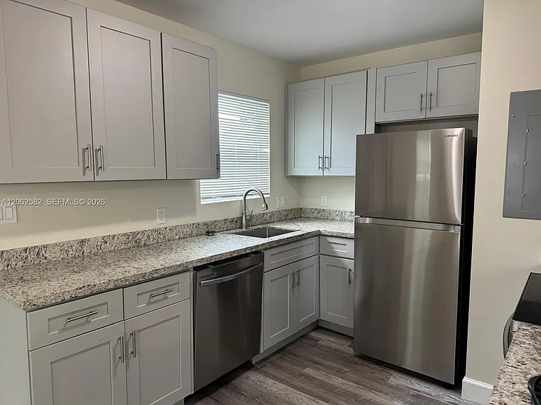 1701 NW 13th Ct — Photo 10