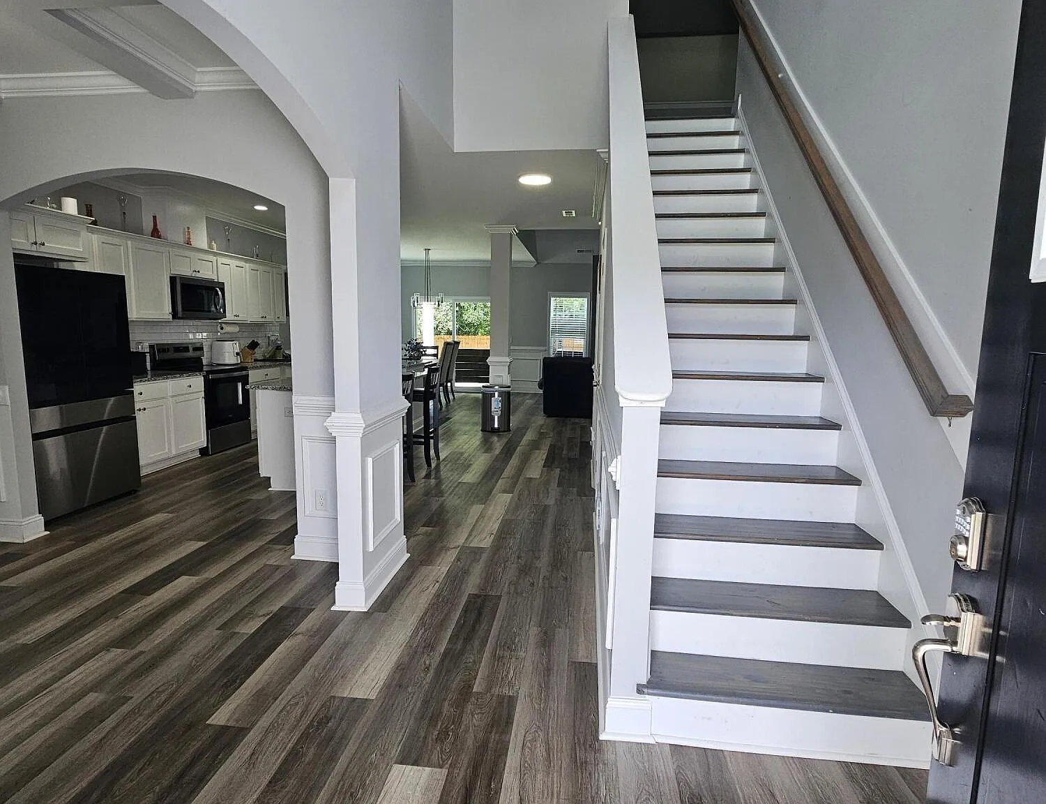 5 bed, 2.5 bath, 2460 sqft, $2,700 — Photo 2