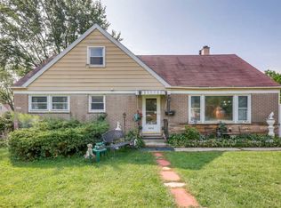 2812 Eisenhower Dr, Des Plaines, IL 60018