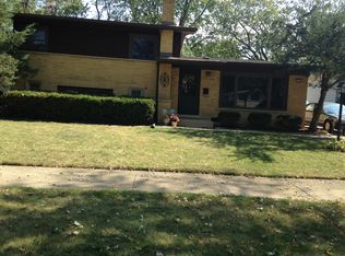 161 Thelma Ln, Chicago Heights, IL 60411