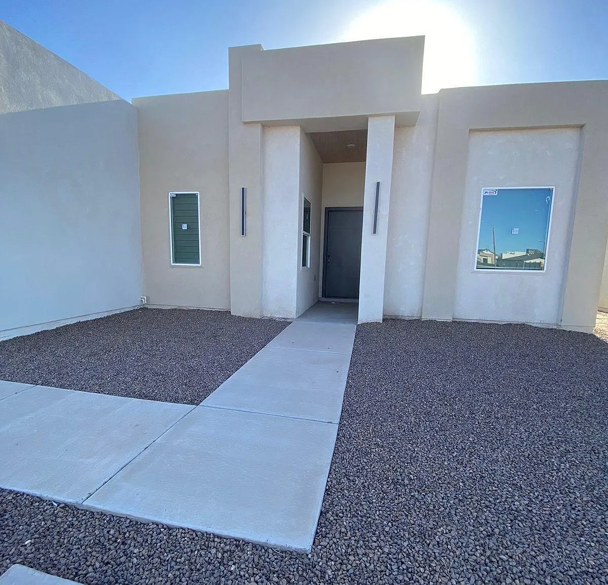 4 bed, 3.0 bath, 2008 sqft, $2,100 — Photo 2