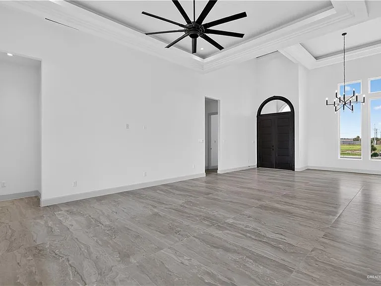1017 Dolores St — Photo 12