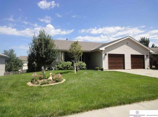 21842 Hilltop Ave, Gretna, NE 68028