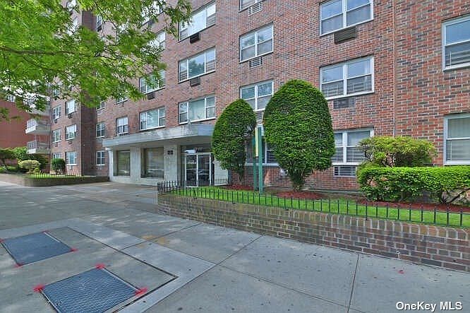 89-00 170 Street UNIT 11G, Jamaica, NY 11432 | Zillow